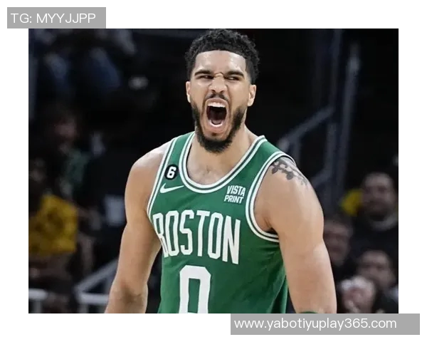 科塔赞塔图姆在场上如教练般引领队伍积极发声助力团队前行